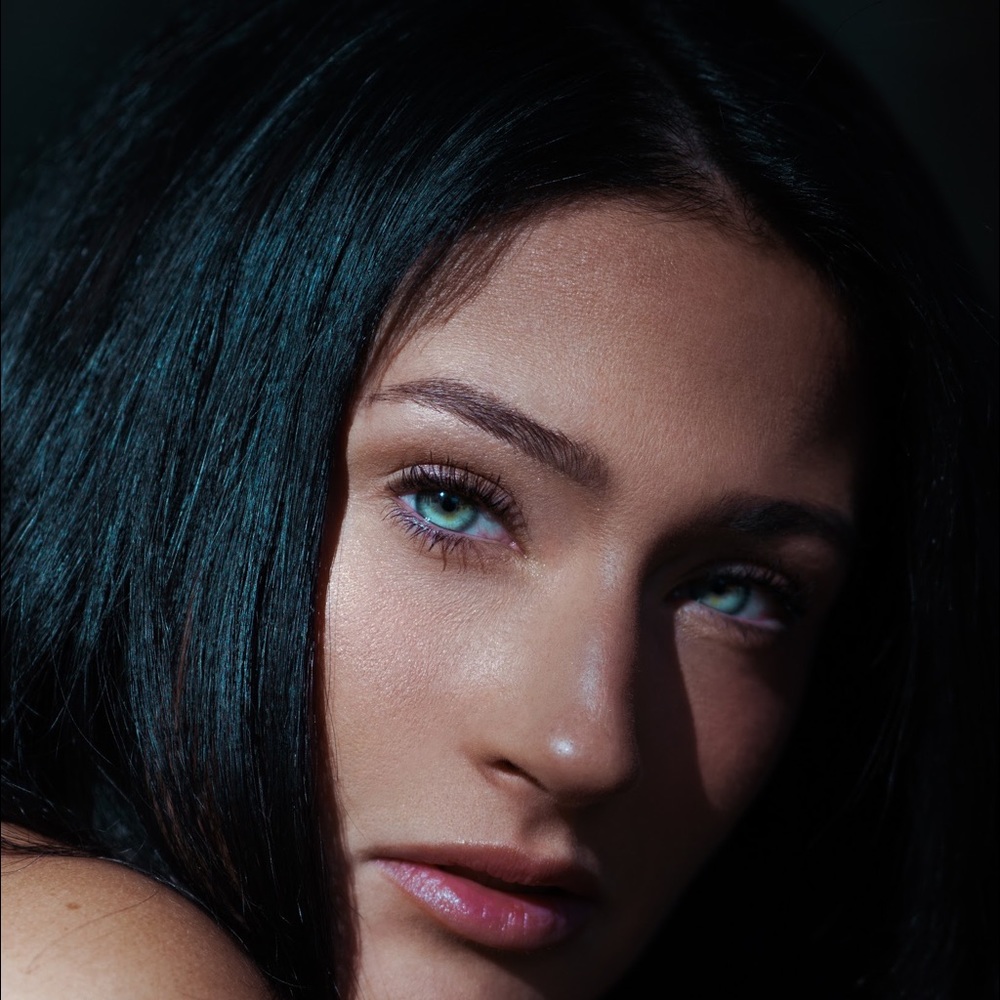 Meet your Posher, Briana